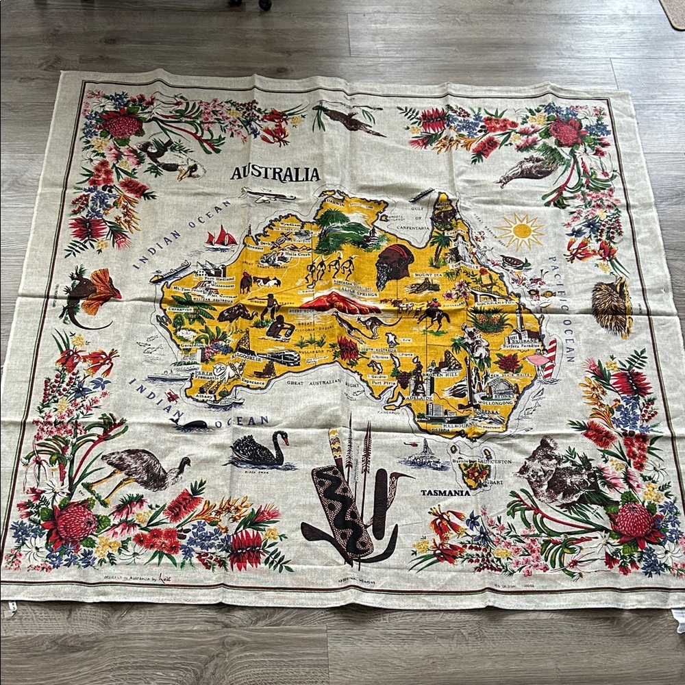 vtg Wall tapestry Australia Map Tapestry
